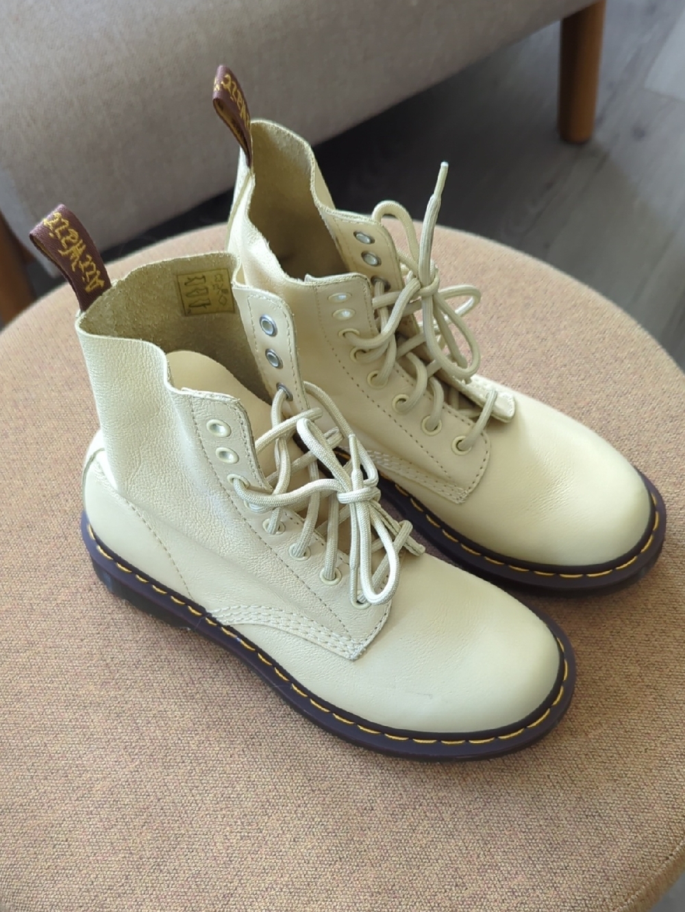 Dr. Martens 1460 PASCAL